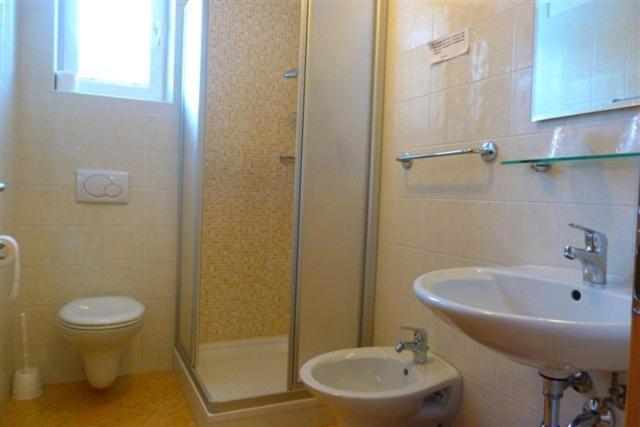 Bed and Breakfast Garni Cremona Brixen Pokoj fotografie
